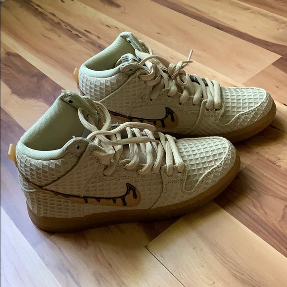 chicken and waffles dunks